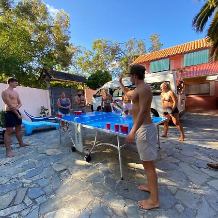 Albergue Dolphins Backpackers Sunshine Beach Exterior foto