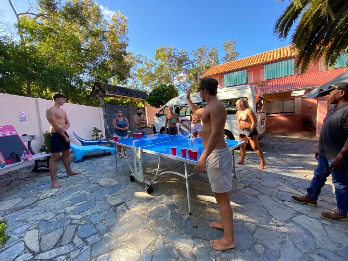 Albergue Dolphins Backpackers Sunshine Beach Exterior foto