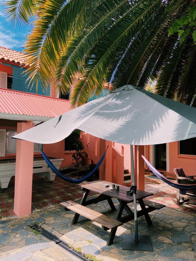 Albergue Dolphins Backpackers Sunshine Beach Exterior foto