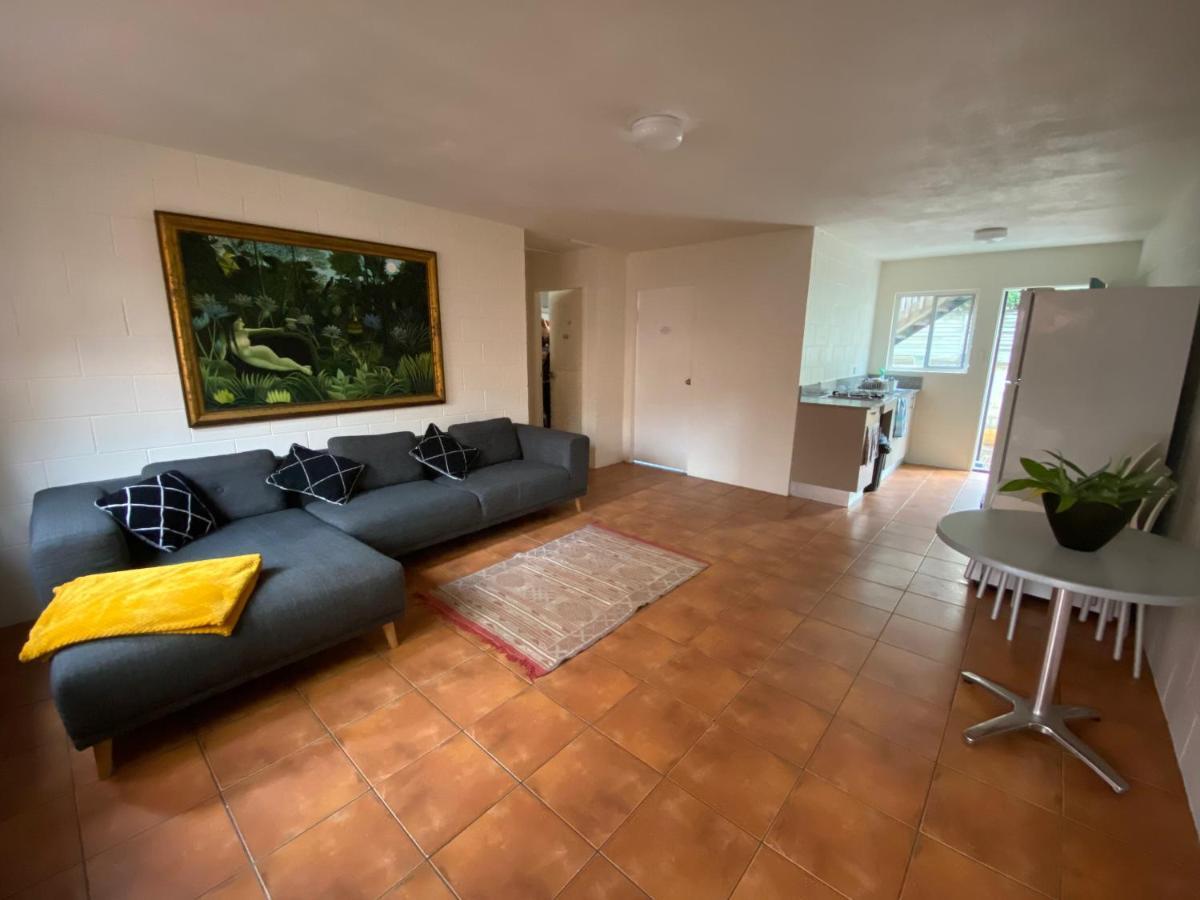 Albergue Dolphins Backpackers Sunshine Beach Exterior foto