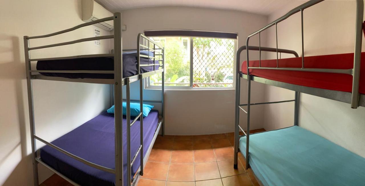 Albergue Dolphins Backpackers Sunshine Beach Exterior foto