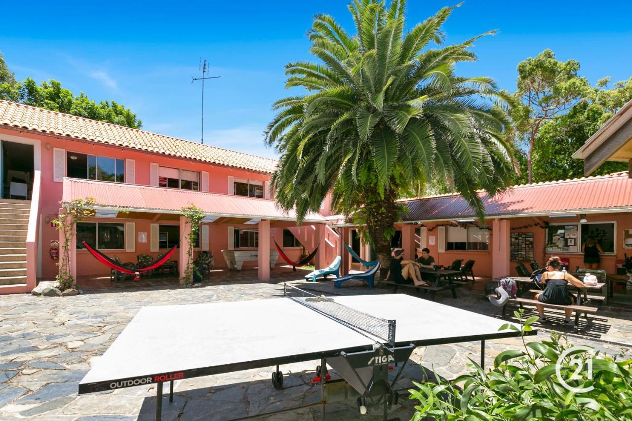 Albergue Dolphins Backpackers Sunshine Beach Exterior foto